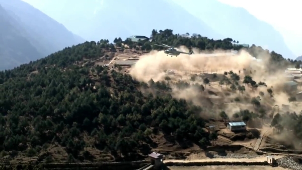 Uit de oude doos: helikopter zorgt ervoor dat 't complete dorp kan stofzuigen