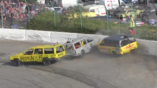 Crashen, rammen en beuken: Banger Racing is onze nieuwe favoriete sport