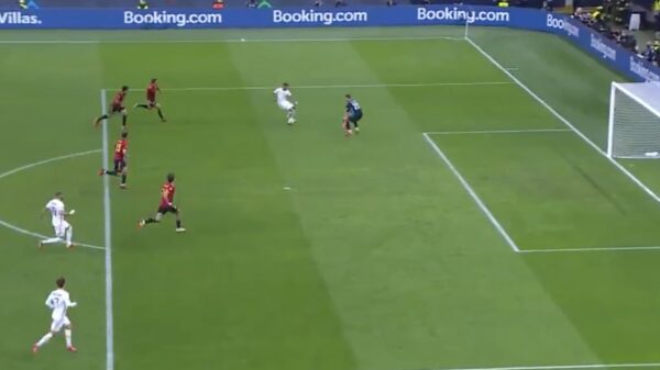 Veel verschillende meningen over goal Mbappé in Nations League; blunderende VAR of terechte goal?