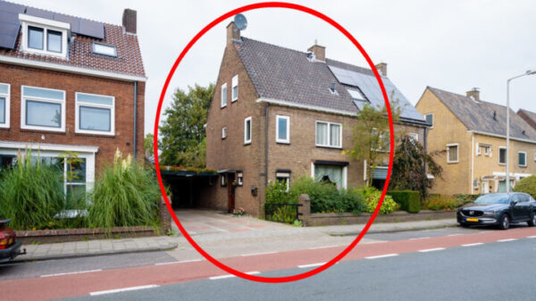 Dankzij de bizarre badkamer is deze keet in Enschede al dagen trending op Funda