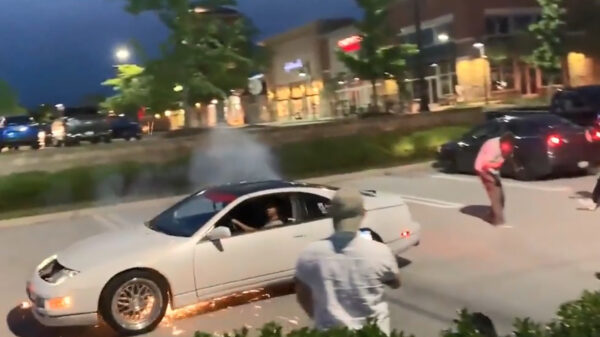 Uitslovertje helpt zijn koppeling naar de mallemoeren