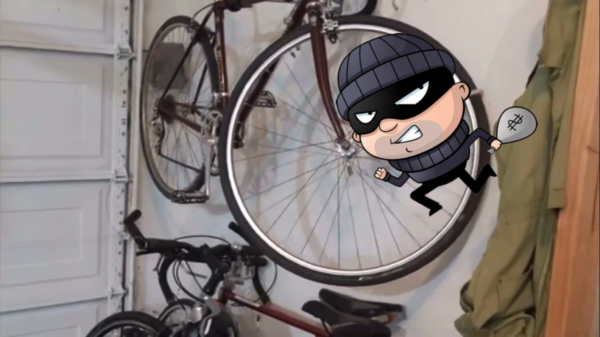 Brutale inbreker heeft dankzij fietswiel een behoorlijk probleem