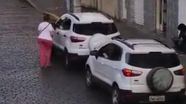 Kortpittige Kim en het mysterie van de auto die niet opengaat