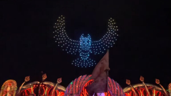 Even genieten van een supervette droneshow op EDC Las Vegas 2021