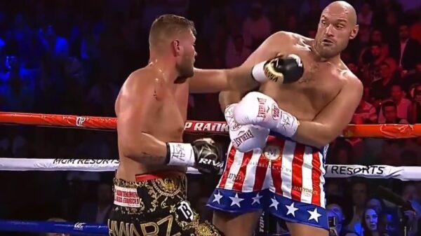 Tyson Fury betreedt de matrix en wint met een TKO van Tom Schwarz