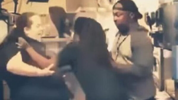 Yo, mag ik nou eindelijk mijn hamburger?!