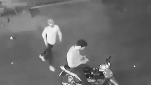 Ordinaire struikrover moet nog ff wat aan zijn timing werken