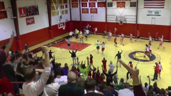 Uit de oude doos: even met 4 basketbalworpen $10.000,- aan collegegeld verdienen