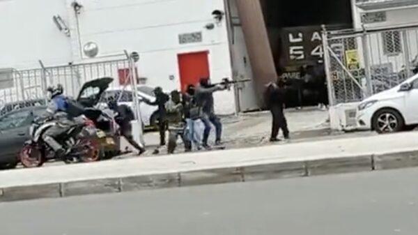 Bizarre beelden van mislukte goudroof in Medellín, Colombia