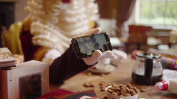 In tegenstelling tot eerder nieuws blijkt Sinterklaas juist antivax en een complotdenker te zijn