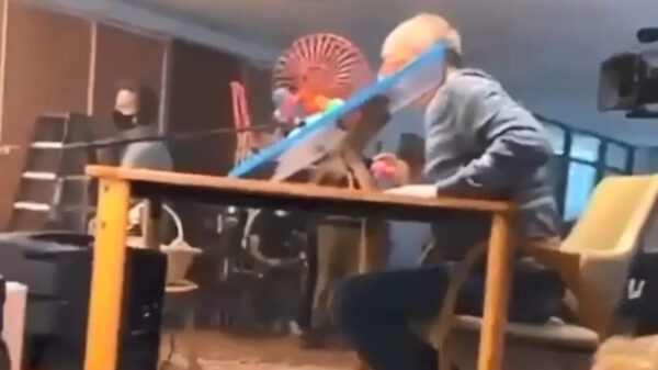 Tot zover het wekelijks potje Bingo in het bejaardentehuis