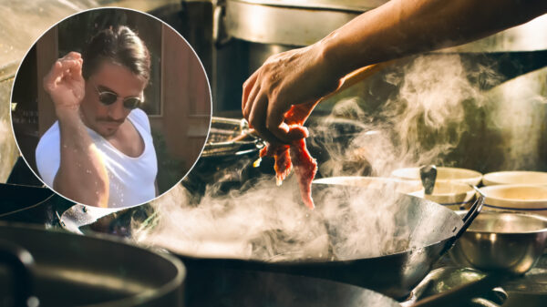 Chefkoks bij Salt Bae verdienen per uur nét genoeg om een colaatje te kunnen kopen