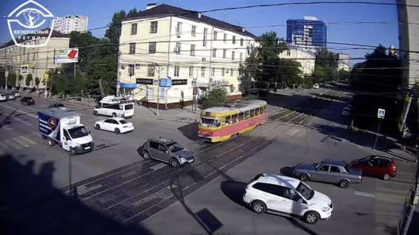 De tramrails in Rusland zijn niet per se de beste plek om te 'parkeren'