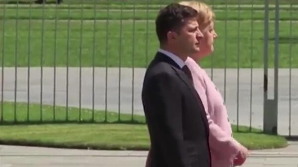 Oorzaak van het trillen van Merkel eindelijk bekend