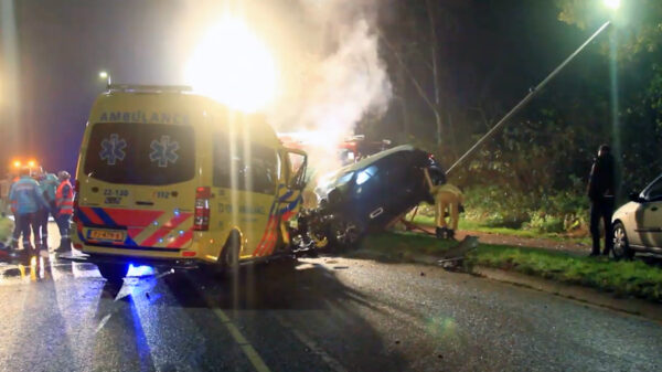 3 jongens overleden bij botsing met ambulance in Helmond, politie vindt lachgas