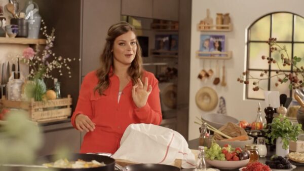 Wawaweewa: Miljuschka Witzenhausen showt haar kerstballen ter promotie van haar magazine