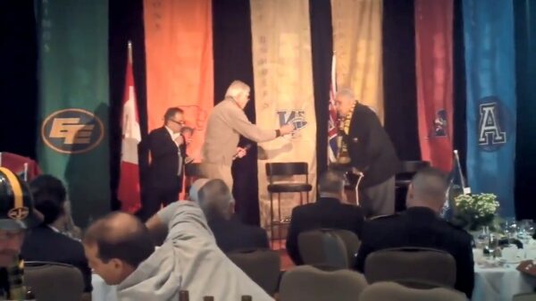 Uit de oude doos: twee bejaarde heethoofden gaan los op het podium