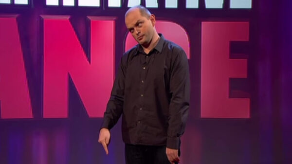 Uit de oude doos: David Armand weet Queen op hilarische wijze uit te beelden