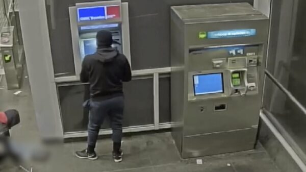 Politie laat beelden van plofkraak op metrostation Ganzenhoef zien: "Dit is echt gestoord'