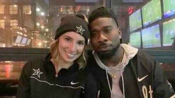 Video opgedoken van voormalig NFL-speler Zac Stacy die zijn ex-vriendin de hele kamer door slaat