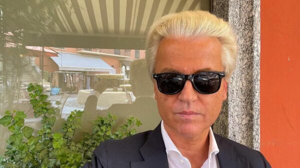 Geert Wilders, discreet als altijd, vertelt NIET in welke burgertent hij is geweest