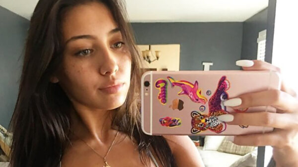 Spiegeltje spiegeltje aan de wand deze vrouwen zijn behoorlijk amusant