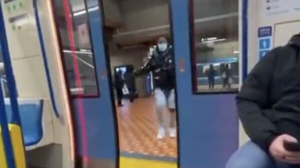 Soms kun je echt beter wat geduld hebben en de volgende metro pakken