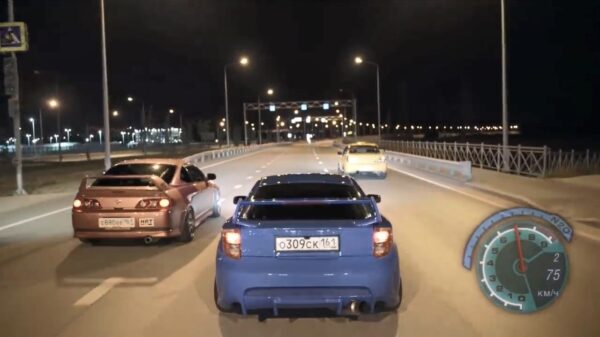 Russische racefanaten doen een Need For Speedje in het eggie