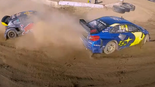Tijd voor een superbrute rallycross tussen Travis Pastrana en Kevin Hansen