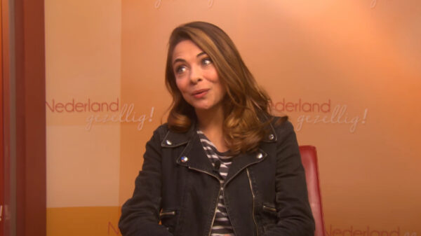 Georgina Verbaan volledig uit de kleren voor "Het Perfecte Plaatje"