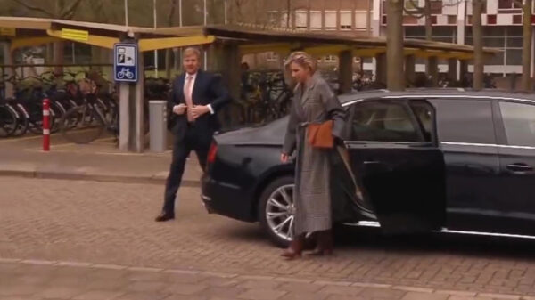 Maxima en Willy niet onder de indruk van hun consult bij Jaap van Dissel