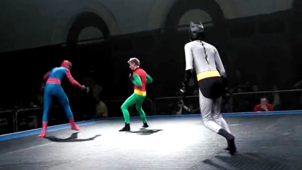 Place your bets: Batman & Robin nemen het in de ring op tegen Spider-Man