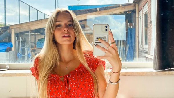 Bijzonder goed geshopte "naaktfoto" van Lies Zhara laat zelfs Lies twijfelen