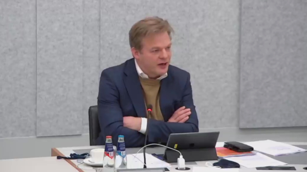 Pieter Omtzigt weet de belastingdienst in debat toeslagenaffaire binnen 5 minuten te slopen
