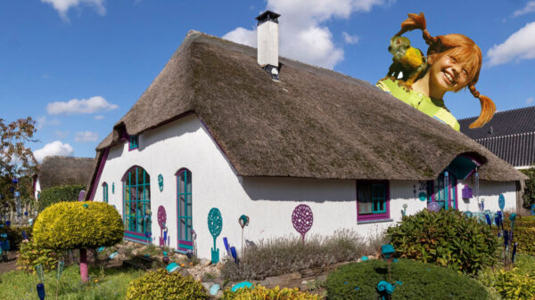 Voor slechts €895.000,- woon jij in deze Pippi Langkous-boerderij in Huissen