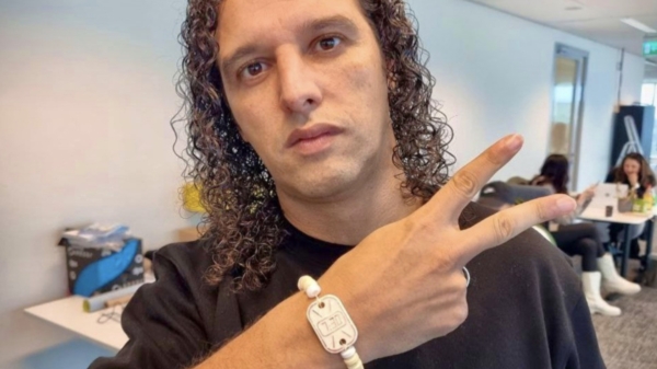 Juicechannel: 'Ali B van zijn horloge beroofd vanwege gokschulden'
