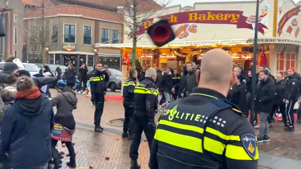 Kick Out Zwarte Piet doet aangifte om geweld tijdens demonstratie in Volendam
