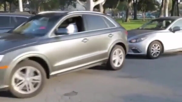 Altijd parkeerplek met behulp van een beetje stoepkrijt