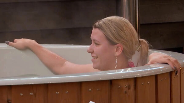 Deze Lang Leve de Liefde-prinses wil elke dag op d'r billen geslagen worden