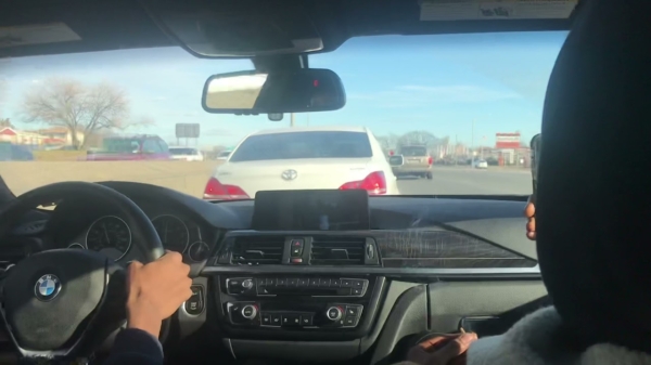 Rotjochies in BMW zigzaggen door het verkeer alsof ze een computerspelletje spelen
