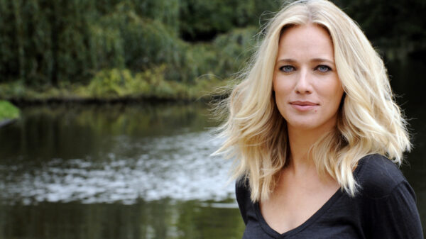 Hoeraaaa, Jennifer Hoffman wordt vandaag 41: tijd voor foto's!