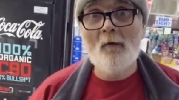 Het is ontzettend gezellig om in een Amerikaans pompstation te werken