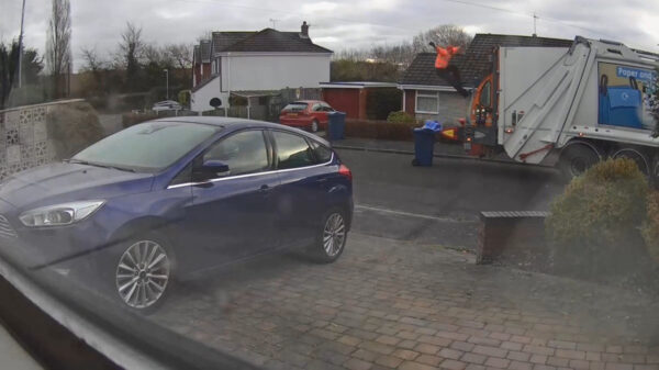 Wooeeeeiiii: Engelse vuilnisman krijgt een gratis vlieglesje