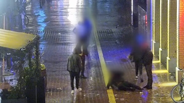 Man grijpt tijdens avondje stappen in bij ruzie en wordt door 6 man in elkaar geslagen