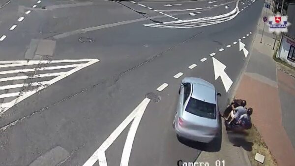 Dronken motorrijder vergeet iets belangrijks na zijn aanrijding