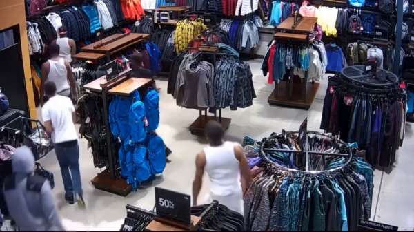 Proletarisch winkelen: in 30 seconden voor €30.000 aan kleren inslaan