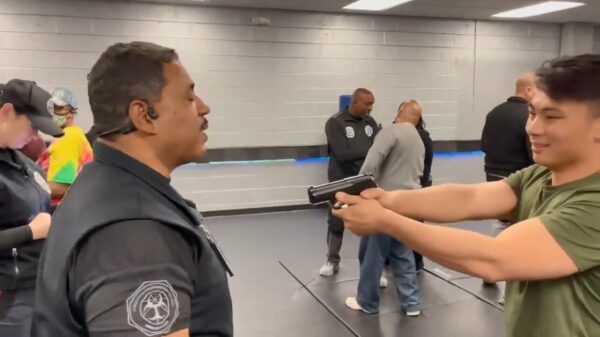 Urban survival-instructeur kan beter even een opfriscursusje gaan doen