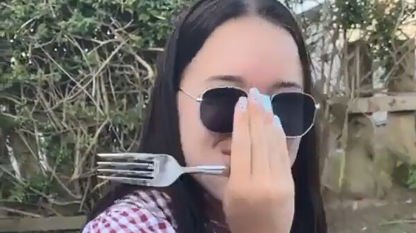 Je vriendin trollen vanwege d'r kledingkeuze is ALTIJD grappig