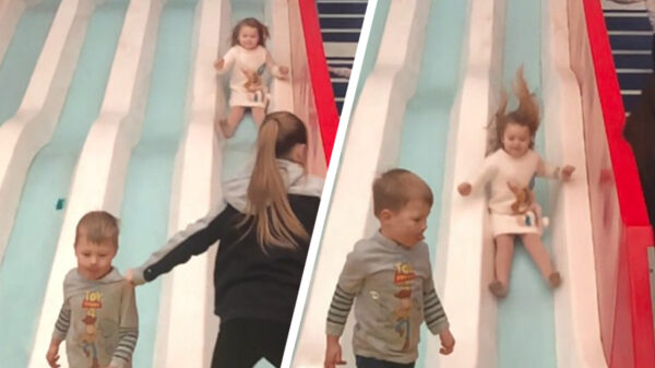 Ieder voor zich: zus laat broertje in de steek om zichzelf te redden