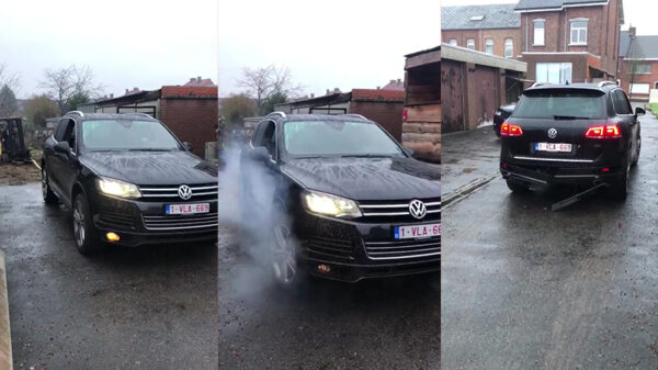 Belg sloopt zijn trekhaak én zijn collega tijdens lostrekken van heftruck